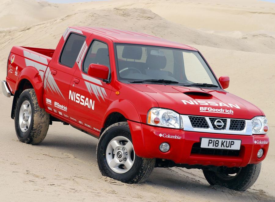  Nissan Navara Pickup Crew Cab 2001 года  (UK) (фото 7 из 10)